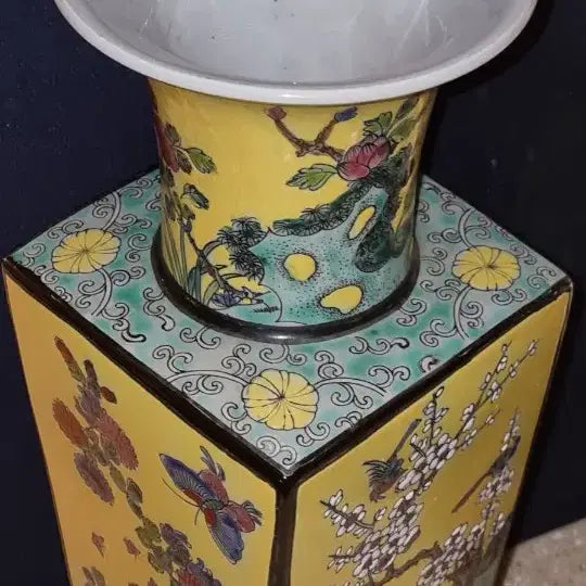 [BUNJANG] Qing Dynasty Kangxi Period Enamel Floral Square Vase / 강희년제 분채 전지화훼 사각화병 높이45 지20 중국도자기 고도자 골통품