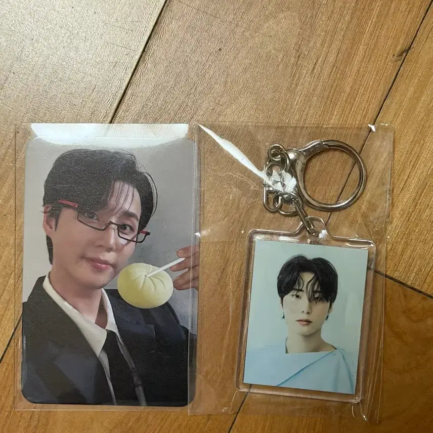 [BUNJANG] Young K Musinsa Glasses Mandoo Photocard + Limited Edition Keyring / 영케이 무신사 안경만두 포토카드 + 초도한정 키링