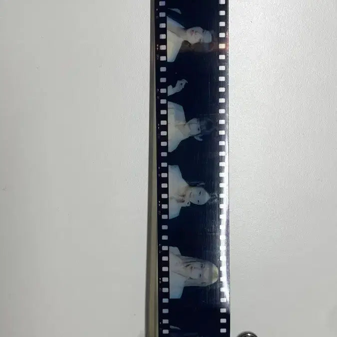 [BUNJANG] IVE The 1st World Film Keyring / 아이브 굿즈 판매