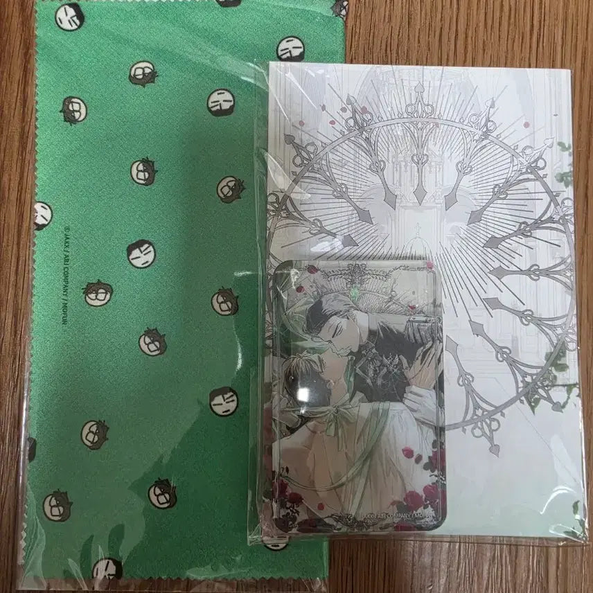 [BUNJANG] Noksaekjeonsang Monri LoPan Character Glasses Cleaning Cloth / 녹색전상 몽리 로판 글리픽 안경닦이
