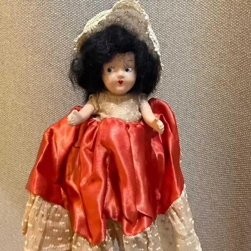 [BUNJANG] Vintage Doll Red Dress Bonnet Lace / 빈티지 인형 빨간 드레스 보넷 레이스