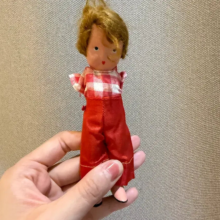 [BUNJANG] Vintage Nancy Doll Red Checkered Outfit Doll (Damaged Arm) / 빈티지 인형 빨강 체크무늬 낸시돌 팔 하자