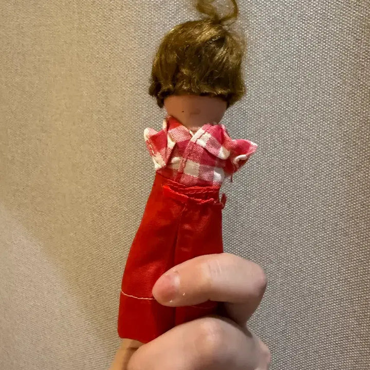 [BUNJANG] Vintage Nancy Doll Red Checkered Outfit Doll (Damaged Arm) / 빈티지 인형 빨강 체크무늬 낸시돌 팔 하자