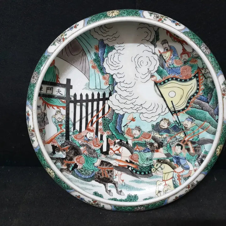 [BUNJANG] Kangxi Period Celadon Porcelain Brush Pot with Warrior Scene / (수원만물)청대 강희년제  대 필새