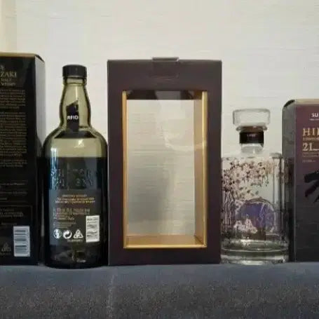 [BUNJANG] Suntory Yamazaki 12/18 Year, Hibiki Japanese Harmony, 21 Year Whisky Empty Bottles (Set) / 야마자키 12년 / 18년 / 히비키 재패니즈 하모니 / 21년산 위스키 공병