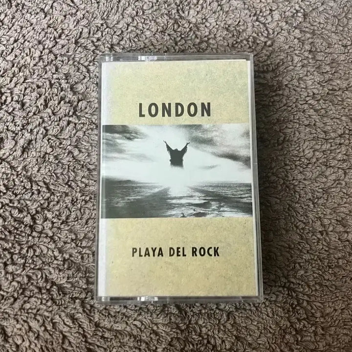[BUNJANG] London 3rd Studio Album Cassette Tape (Korean License) / 90년대 미국의 하드락 헤비메탈 밴드 런던 London 정규 3집 앨범 국내 라이센스 카세트테이프