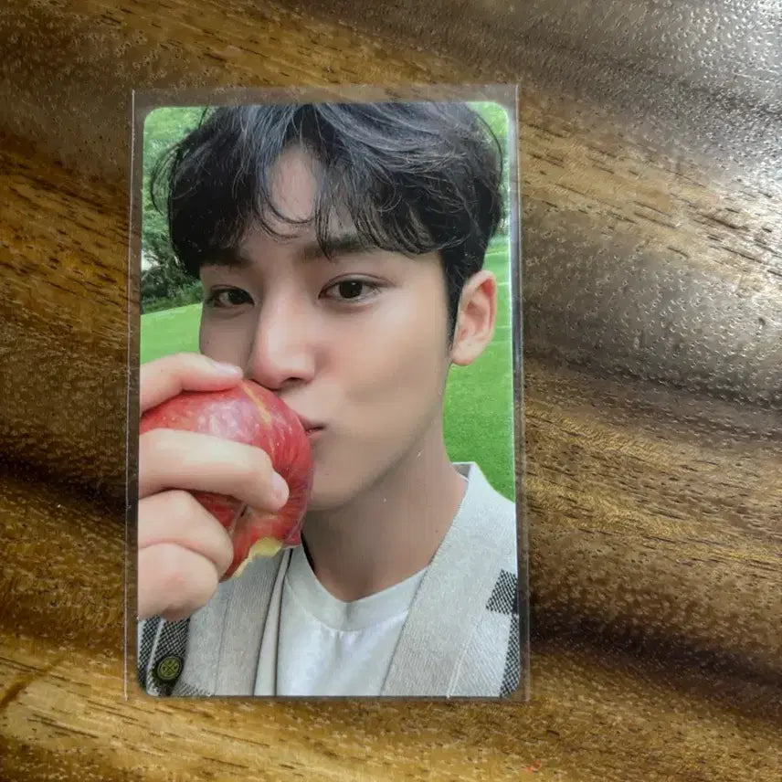 [BUNJANG] Mingyu Apple Photocard / 사과 민규 판매합니다