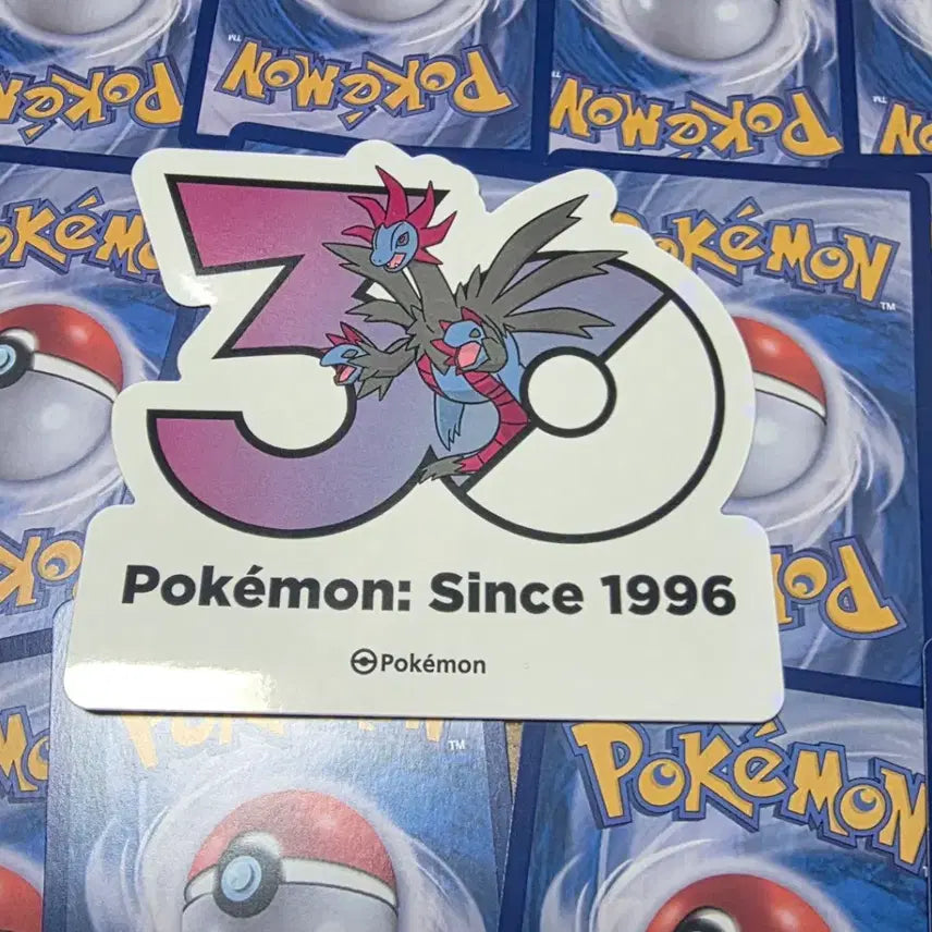 [BUNJANG] Pokemon 30th Anniversary Logo Sticker - Drampa / 포켓몬스터 팝업스토어 30주년 로고 스티커 삼삼드래