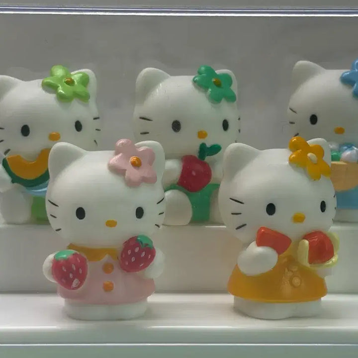 [BUNJANG] Vintage Hello Kitty Figurines (Set of 5) / 고전키티피규어 판매