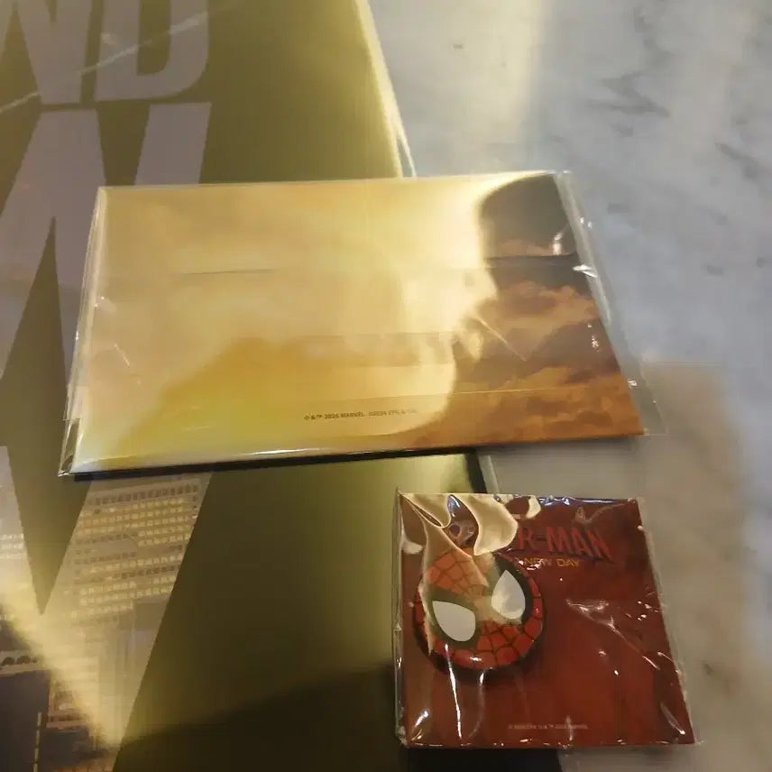 [BUNJANG] Spider-Man Set (3 Types) PET Poster, Weekend Film, Pin Badge / (3종셋) 스파이더맨 3주차 특전 PET 포스터 주말 필름 핀 뱃지