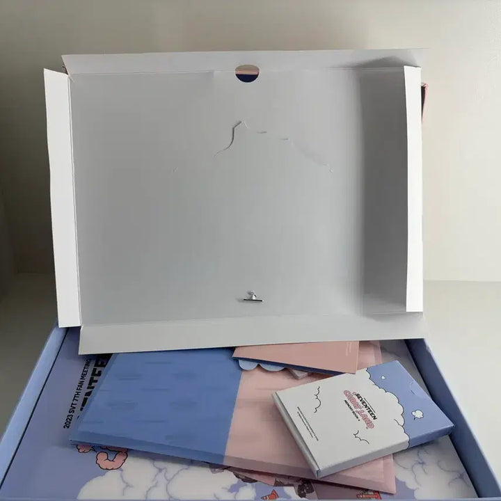 [BUNJANG] Seventeen 2023 Carat Land Memory Book with Photocard / 세븐틴 2023 캐럿랜드 메모리북(포카포함)