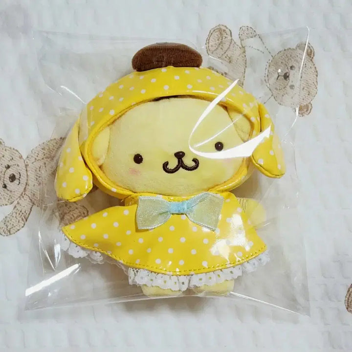 [BUNJANG] Sanrio Happy Rainy Days Pompompurin Mascot / 산리오 해피 레이니 데이즈 시리즈 우비 폼폼푸린 마스코트 팝니다.