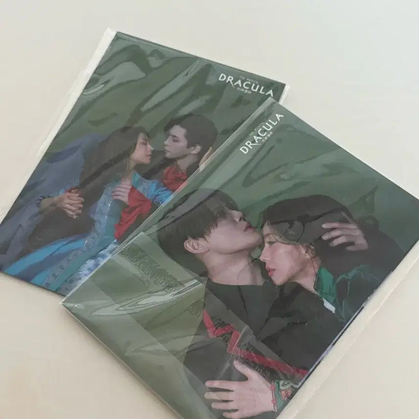 [BUNJANG] Musical Dracula Couple Cut Postcard Set (Sealed) / 뮤지컬 드라큘라 커플컷 엽서세트 미개봉