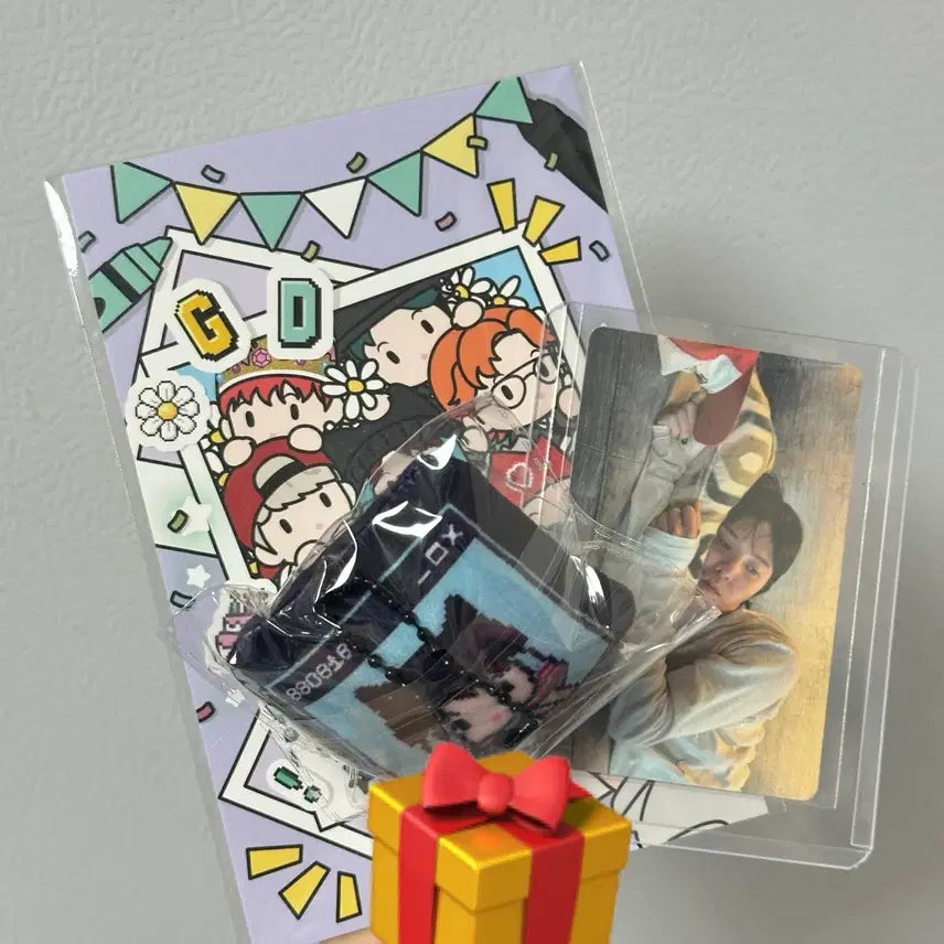 [BUNJANG] G-Dragon Birthday Photocard, Keychain, Postcard Bundle Set / 지드래곤 지디 생일선물 포카 키링 엽서 풀세트 양도