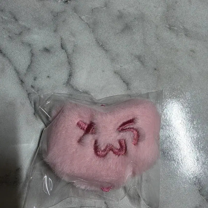 [BUNJANG] TWS Mini Heart Plush Pink / TWS 투어스 하트 인형 Mini Heart Plush 분홍