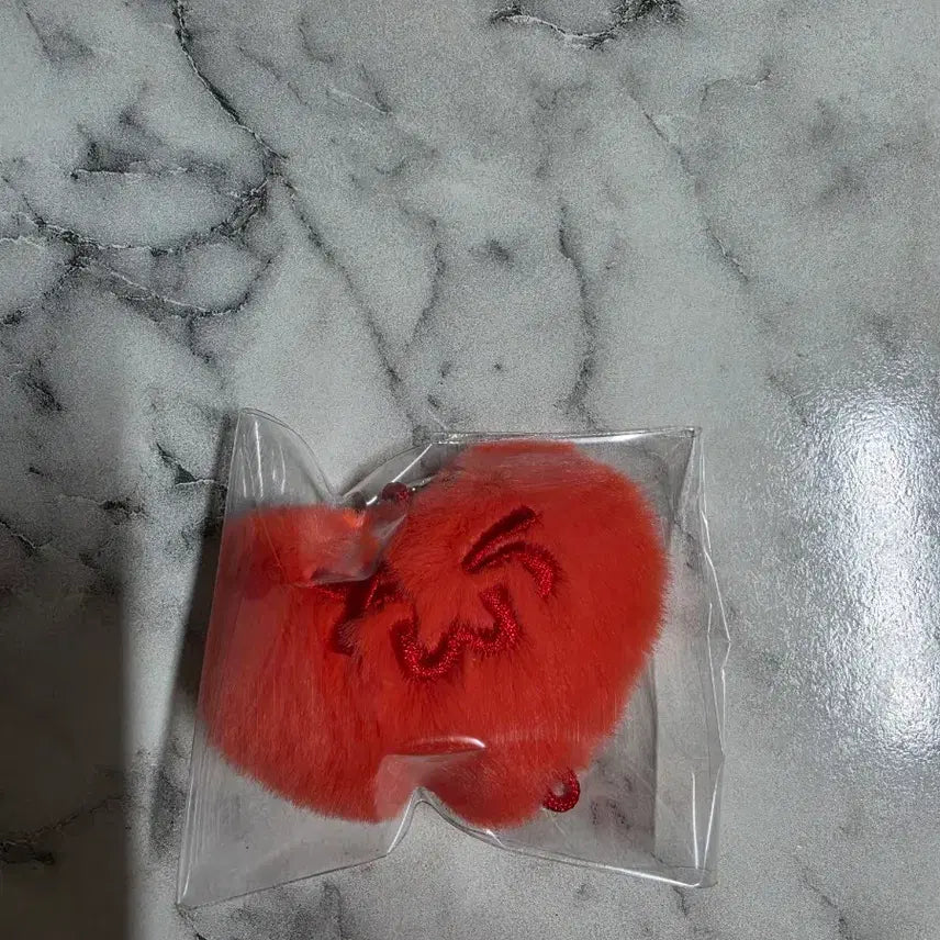 [BUNJANG] TWS Mini Heart Plush Red / TWS 투어스 하트 인형 Mini Heart Plush 빨강