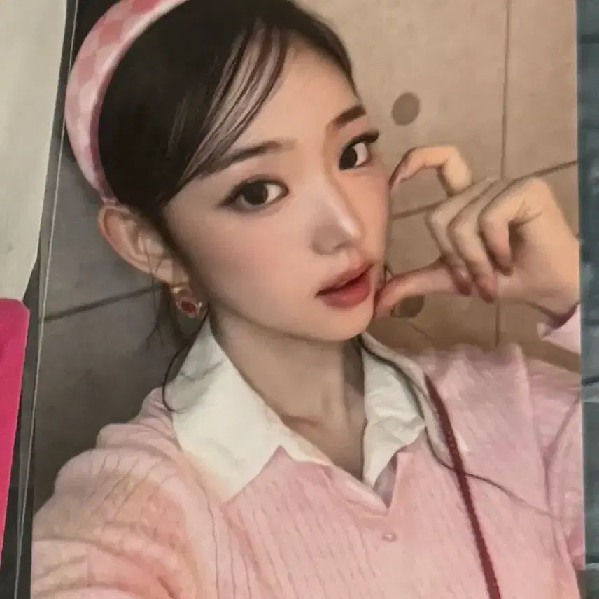 [BUNJANG] Kiki Leeseul Withmuu Fansign Photocard / 키키 이솔 위드뮤 팬싸 포카 똥머리