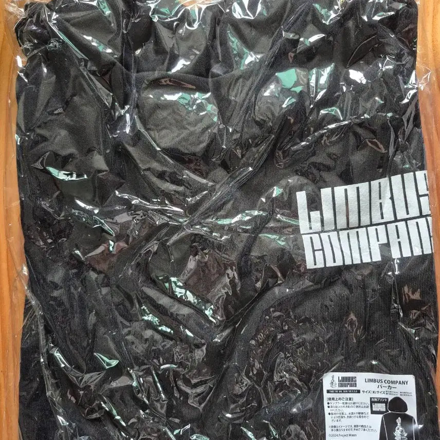 [BUNJANG] Limbus Company Animator Prisoner Full Body Acrylic Standee + Limbus Hoodie / 림버스 컴퍼니 애니메이트 수감자 전신 아크릴+림버스 후드티
