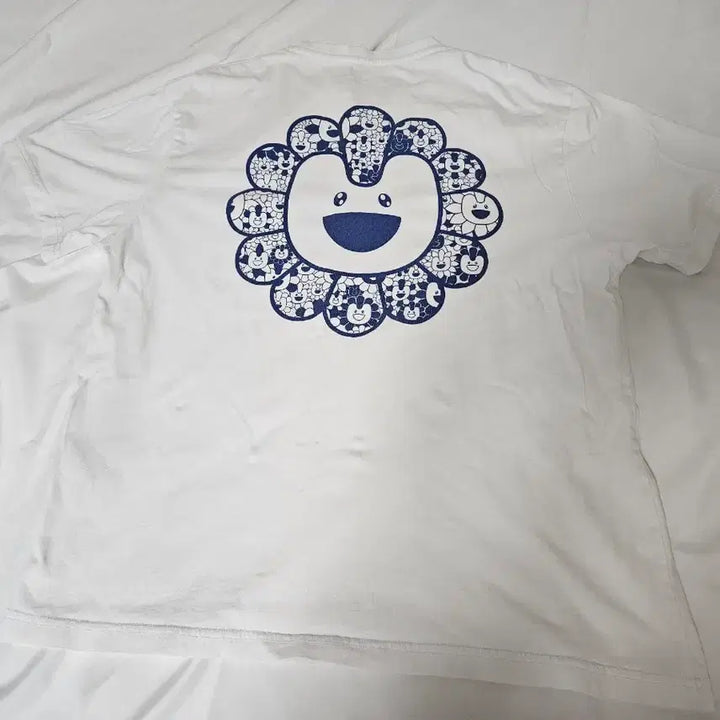 [BUNJANG] NewJeans Murakami Collaboration Short Sleeve T-Shirt White / 뉴진스 무라카미 반팔 티셔츠 화이트