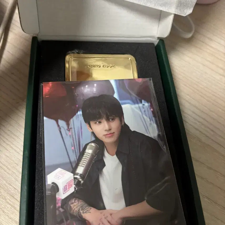 [BUNJANG] BTS Jungkook Golden Exhibition Gold Bar Paperweight / BTS 정국 골든 전시회 골드바 문진