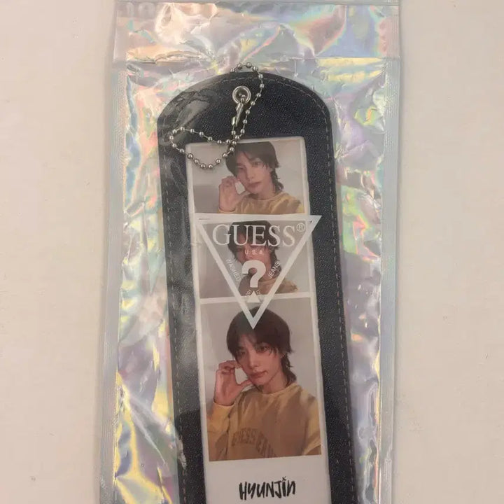 [BUNJANG] Guess Hyunjin Photocard Holder / 게스 현진 포토 홀더 미개봉 새상품