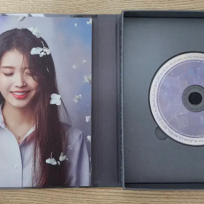 [BUNJANG] IU BYLAC Unsealed Album / 아이유 BYLAC 개봉앨범 판매