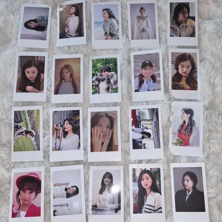[BUNJANG] Kim Ji Won 66 Photocard Set / 김지원 포토카드 66장 판매