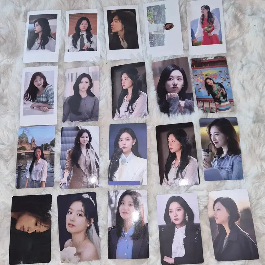 [BUNJANG] Kim Ji Won 66 Photocard Set / 김지원 포토카드 66장 판매