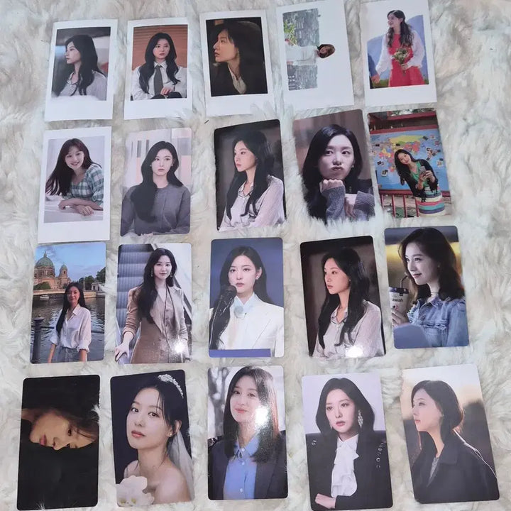 [BUNJANG] Kim Ji Won 66 Photocard Set / 김지원 포토카드 66장 판매