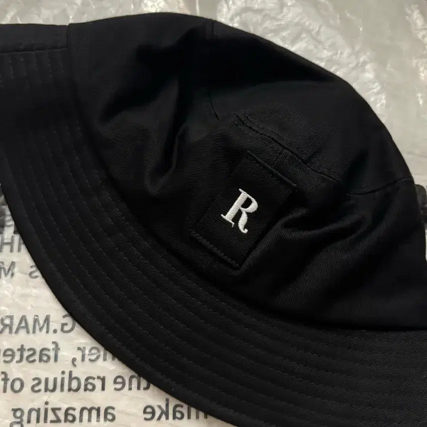 [BUNJANG] HEEBYGHAROHO Bucket Hat S/M (Park Hyo Shin MD) / 미사용) 허비그하로 버킷햇 S/M (박효신MD)