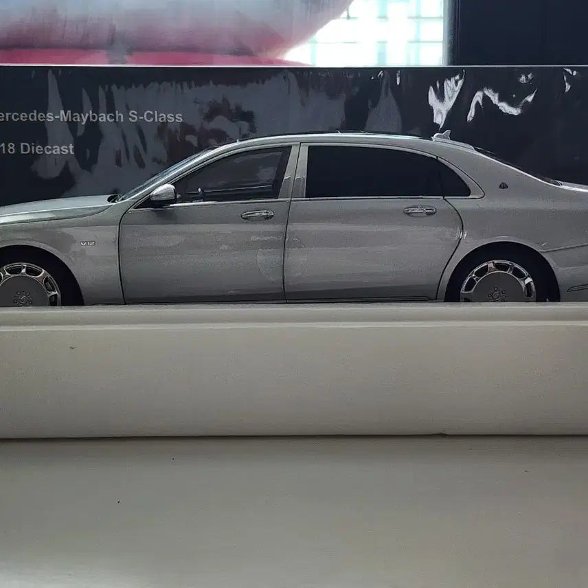 [BUNJANG] Almost Real 1:18 Mercedes-Benz Maybach S600 Silver Diecast Model / 1:18 올모스트리얼 벤츠 마이바흐 S클래스 S600 실버 다이캐스트