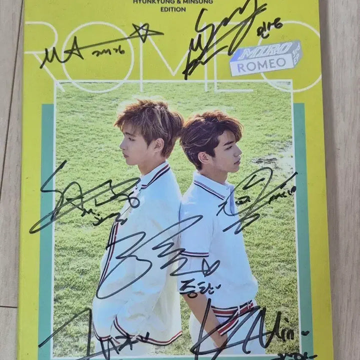 [BUNJANG] ROMEO 3rd EP [MINO] Signed Photobook / ROMEO 3rd EP [MINO] 포토북 사인반