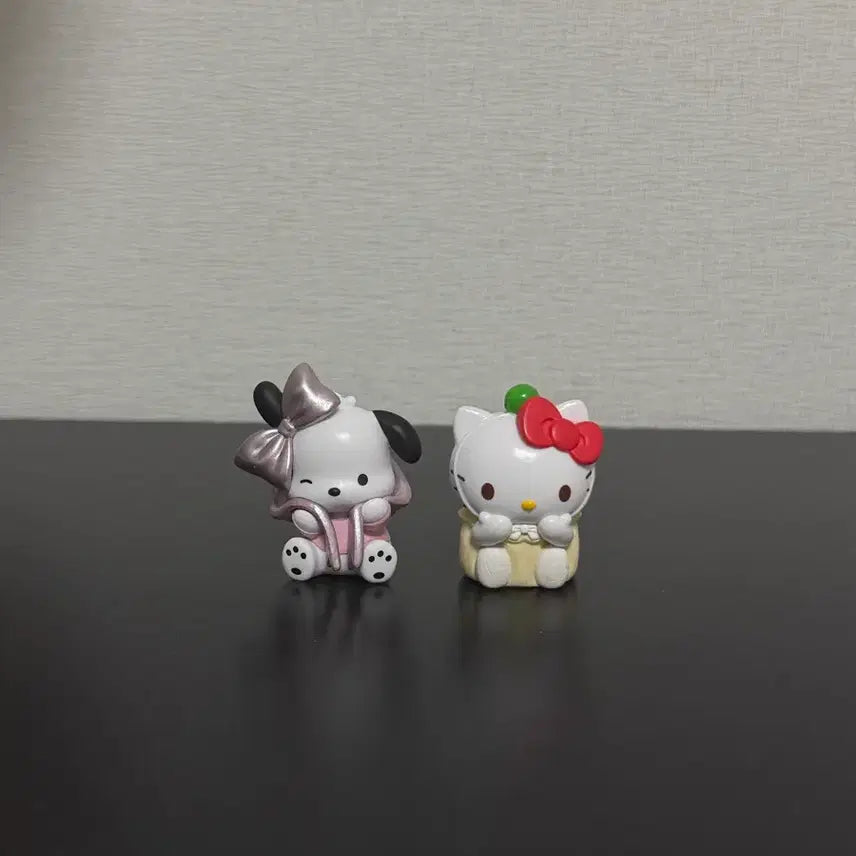 [BUNJANG] Sanrio Pochacco Ballet Ribbon &amp; Sushi Kitty Gachapon Figures / 발레리본 포챠코 초밥 키티 가챠