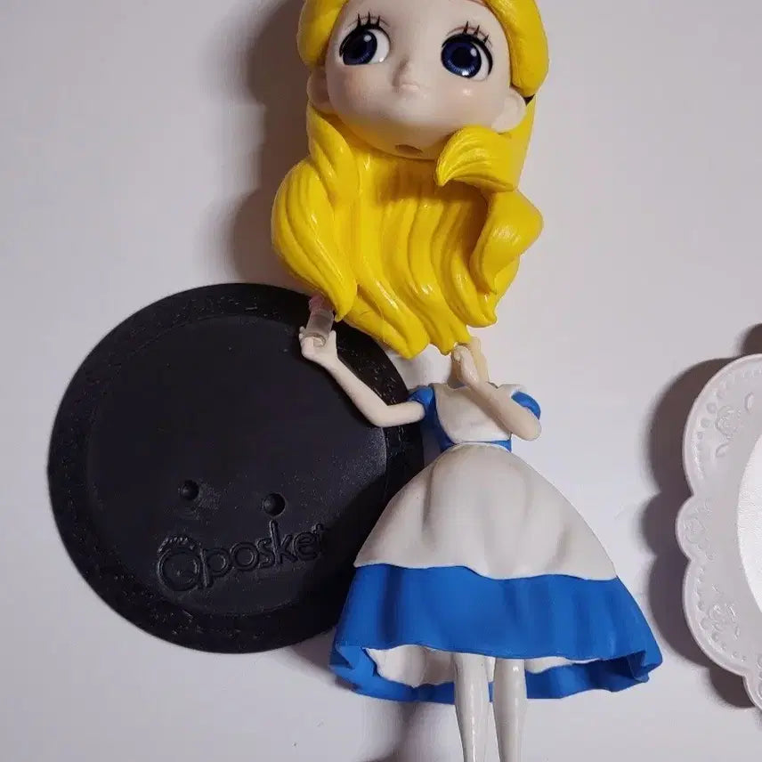 [BUNJANG] Alice Qposket Figures (Set of 2) / 앨리스 큐포스켓 피규어