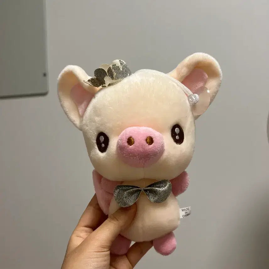 [BUNJANG] Crown Ribbon Pig Plush / 일본 돼지 인형