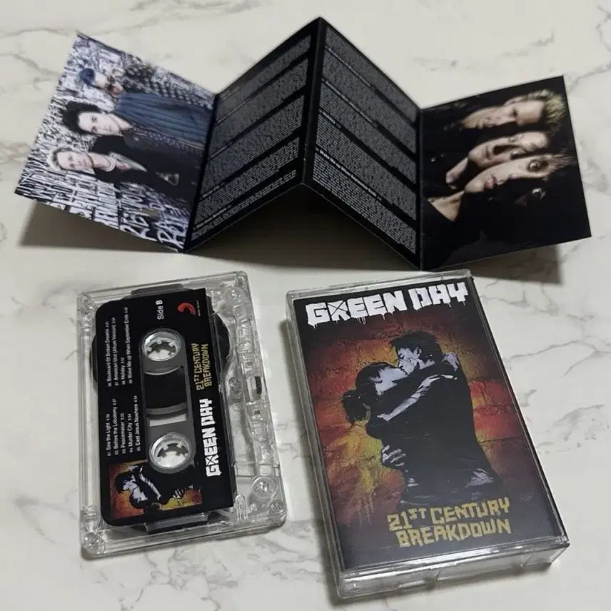 [BUNJANG] Green Day 21st Century Breakdown Limited Edition Cassette Tape / 그린데이 21st Century Breakdown 카세트 테이프