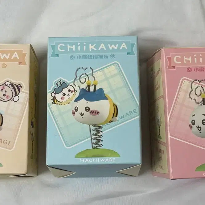 [BUNJANG] Chiikawa Usagi Bee Figure Memo Holder / 치이카와 우사기 꿀벌 피규어 메모꽂이