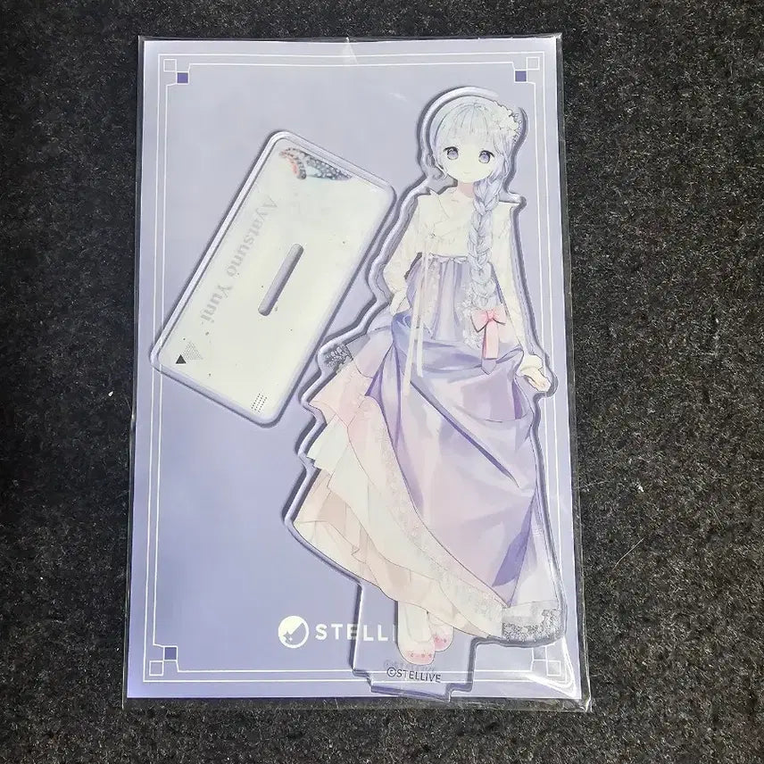 [BUNJANG] Ayatsuno Yuni Hanbok Acrylic Stand / 아야츠노 유니 한복 아크릴 스탠드 팝니다!