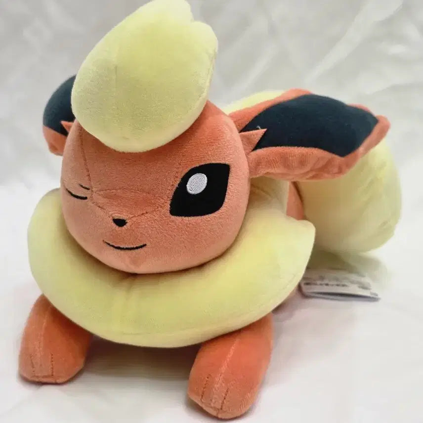 [BUNJANG] Banpresto Pokemon Mecha Mucho Gutto Nap Ver. Jolteon Plush / 포켓몬스터 반프레스토 메챠모후굿토 낮잠ver 이브이즈 부스터 인형 판매합니다