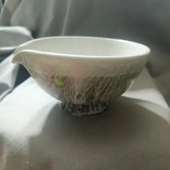 [BUNJANG] Japanese Studio Celadon Porcelain Katakuchi Pitcher with Artist Signature / 일본 작가 도자기 카타쿠치 주기.편구 / 바닥 서명