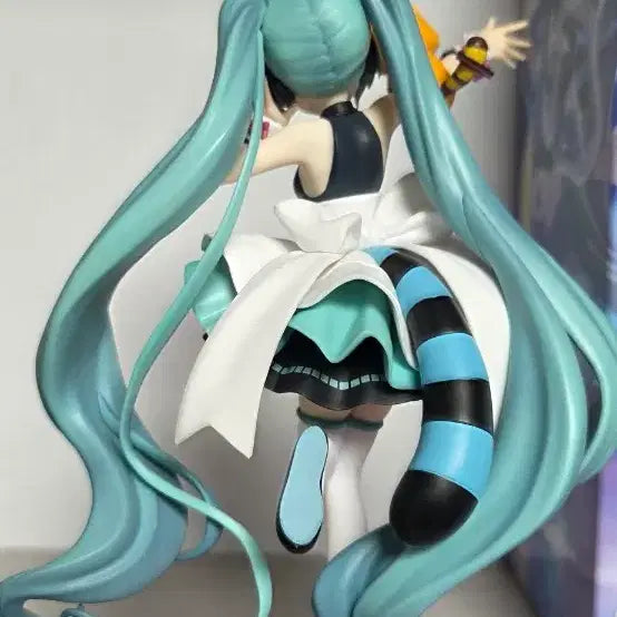 [BUNJANG] Hatsune Miku x Rascal Collaboration Figure / 하츠네 미쿠 라스칼 콜라보 피규어