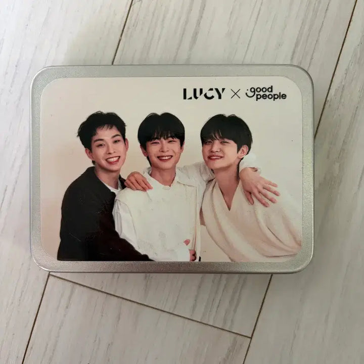 [BUNJANG] Lucy Good People Magnetic + Photocard / 루시 굿피플 마그네틱 + 포카