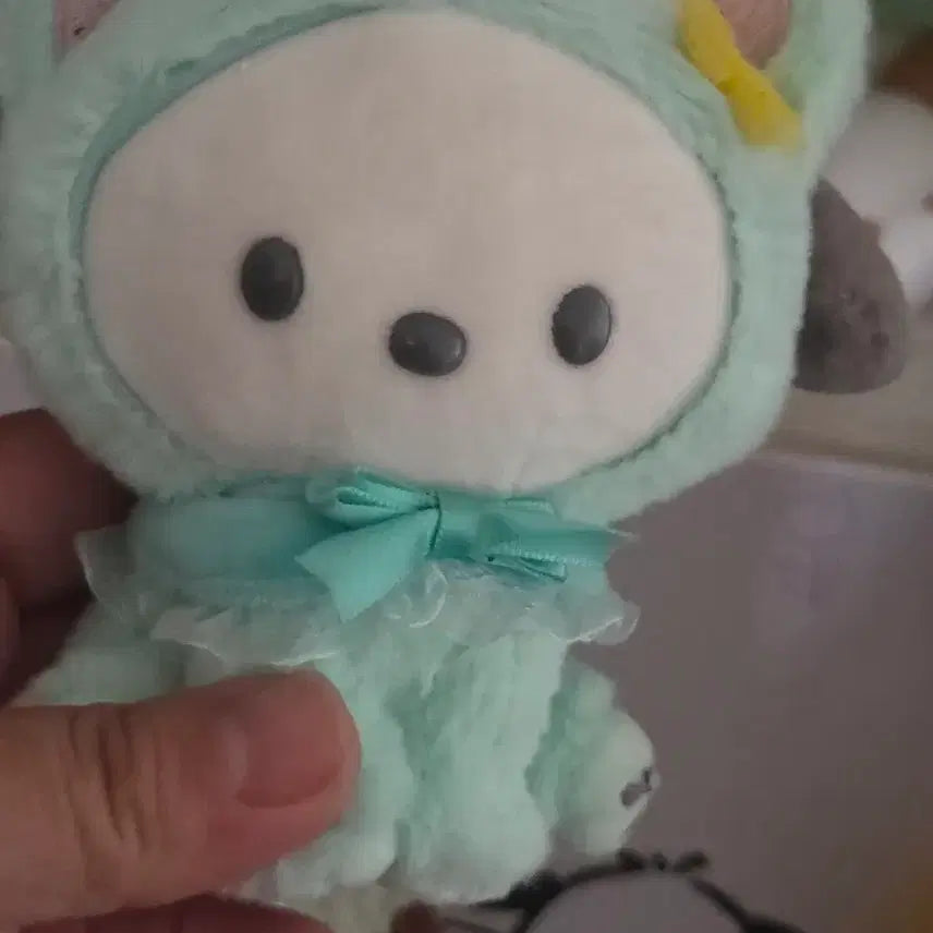 [BUNJANG] Sanrio Pochacco Plush Doll (Minor Flaw on Base) / 산리오 포차코 인형 (바닥부분하자)