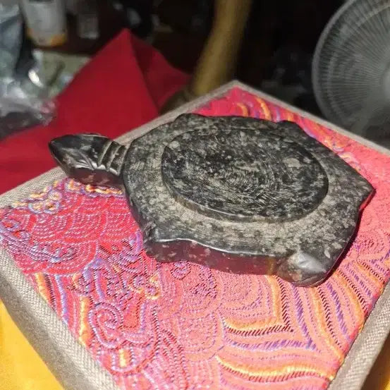 [BUNJANG] Antique Stone Inkstone in Turtle Shape (Yeonggwiyeoun) / 전통 거북 모양 석조 벼루 (거북벼루 / 영귀연 )