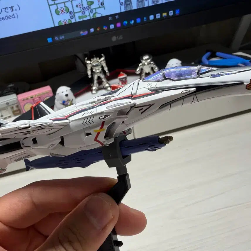 [BUNJANG] HG VF-25F Messiah Valkyrie Alto Saotome Custom DX Set / (가조) HG VF-25F 메사이어 발키리 (사오토메 알토 탑승기) DX세트