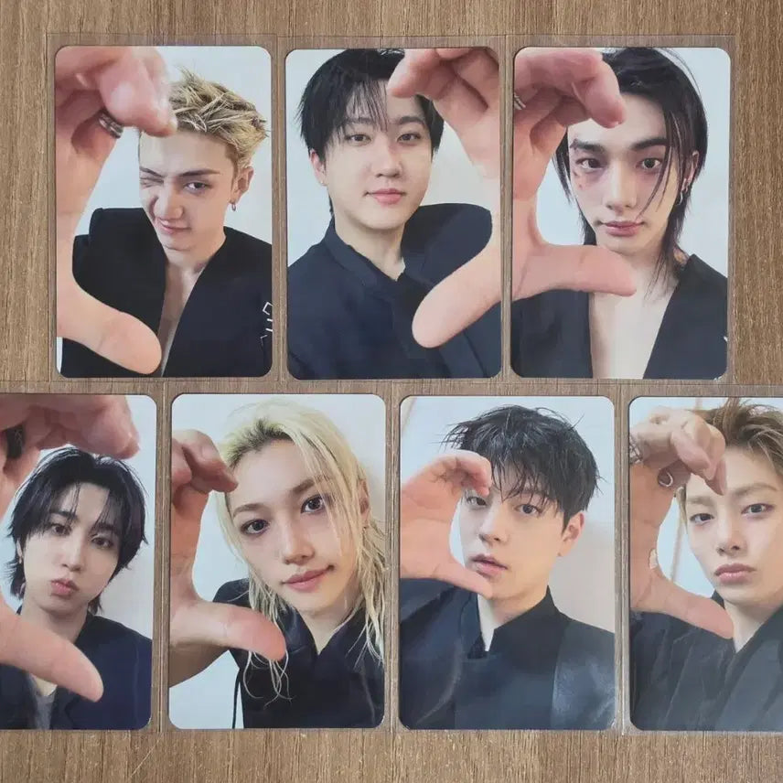 [BUNJANG] Stray Kids Run It Concert Merchandise Photocard Bundle Set / 스트레이키즈 스키즈 런잇 막첫 8/1 콘서트 입장 기프트 특전 포카 스테이존 일괄 판매