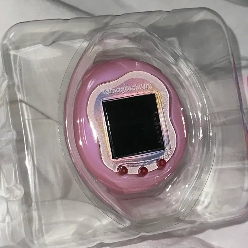[BUNJANG] Tamagotchi Uni Aurora Pink Bundle with Protective Case / 급전)) 상태 최상 다마고치 유니 오로라 핑크+보호 케이스
