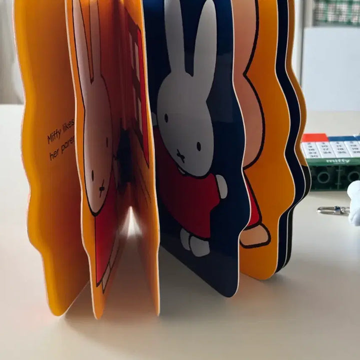 [BUNJANG] Miffy Book, Keychain, Perpetual Calendar Bundle / 미피 책, 키링, 만년캘린더 일괄판매