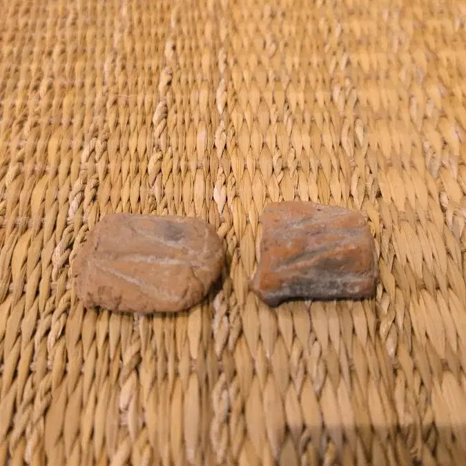 [BUNJANG] Set of 2 Antique Sealing Wafers for Letters / 민속품 간찰등을 봉할때 사용하던 봉니 2점