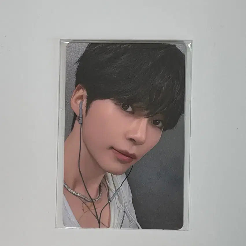 [BUNJANG] ZB1 Sung Hanbin Earphone Photocard / 제베원 어센드 성한빈 줄이어폰 포카